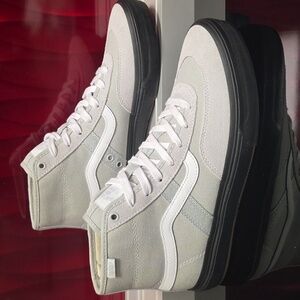 Vans Crockett High – Light Gray/Black – Multiple Sizes Men's 10  Women's 11.5